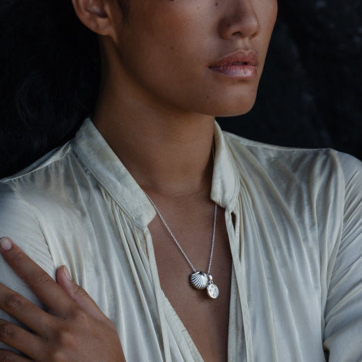 Ocean Scallop Necklace (Direction)