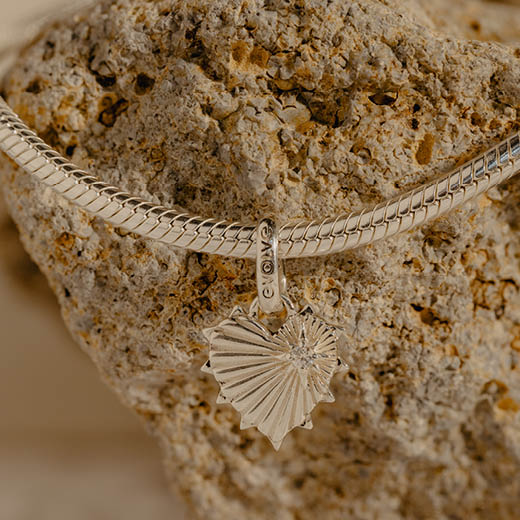 Radiant Heart Pendant Charm (Love)