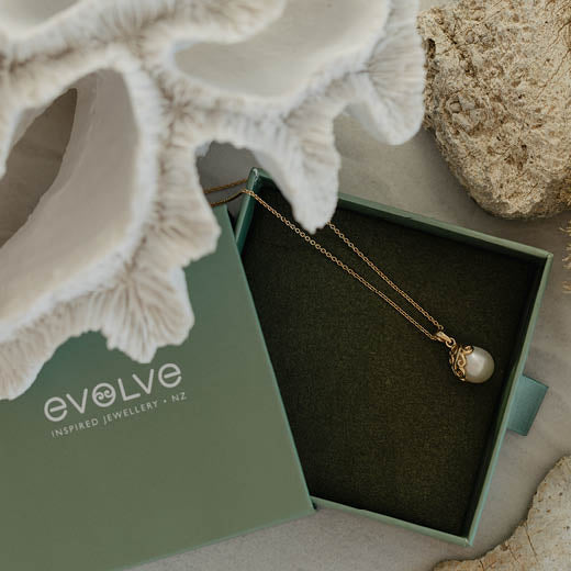 Pearl Devotion Necklace (Gold) (Pure Devotion)