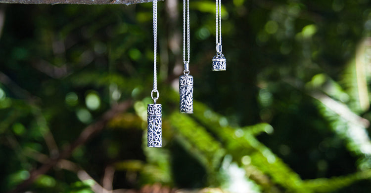Necklaces & Pendants