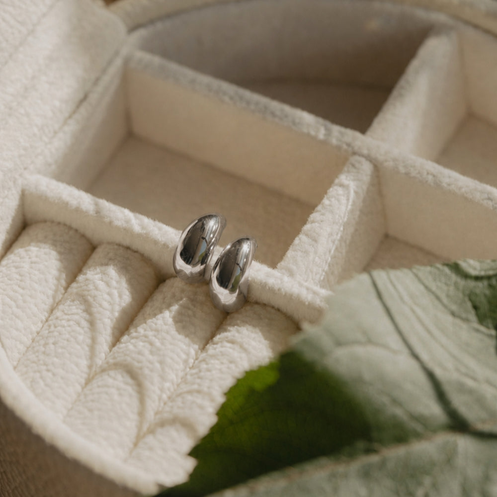 Dewdrop Studs (Renewal)