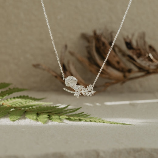 Garden Fantail Necklace (Graceful)