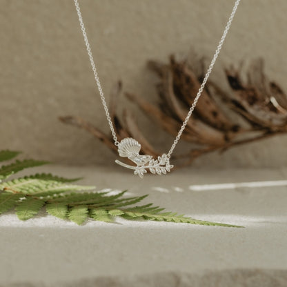 Garden Fantail Necklace (Graceful)