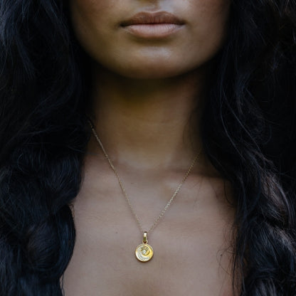 Ocean Wave Coin Necklace (Confident) - Gold