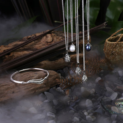 Pearl Love Necklace (Everlasting Love)
