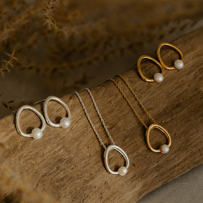 Pearl Essence Studs (Gold) (Elegance)