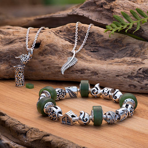 Pounamu (NZ Greenstone/Jade)