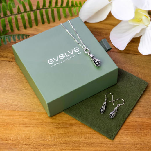 Kowhai Jewellery Set