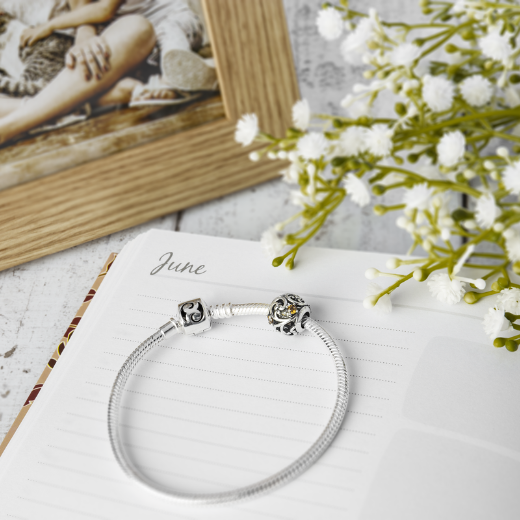 June Birthstone (Calmness)
